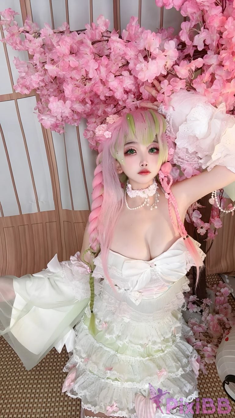 Cosplayer Vanilla Milk Meow D e m o n S l a y r K i t s u Y b Kanroji Mitsuri Collectors Edition PixiBB.COM 107