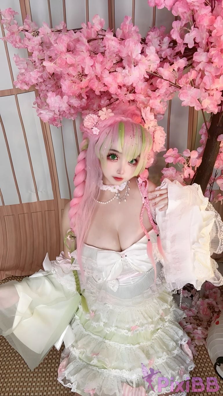 Cosplayer Vanilla Milk Meow D e m o n S l a y r K i t s u Y b Kanroji Mitsuri Collectors Edition PixiBB.COM 108