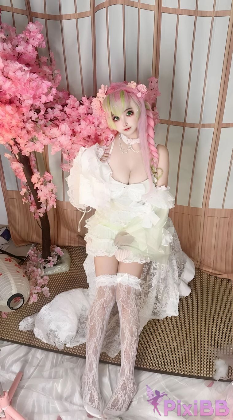 Cosplayer Vanilla Milk Meow D e m o n S l a y r K i t s u Y b Kanroji Mitsuri Collectors Edition PixiBB.COM 117
