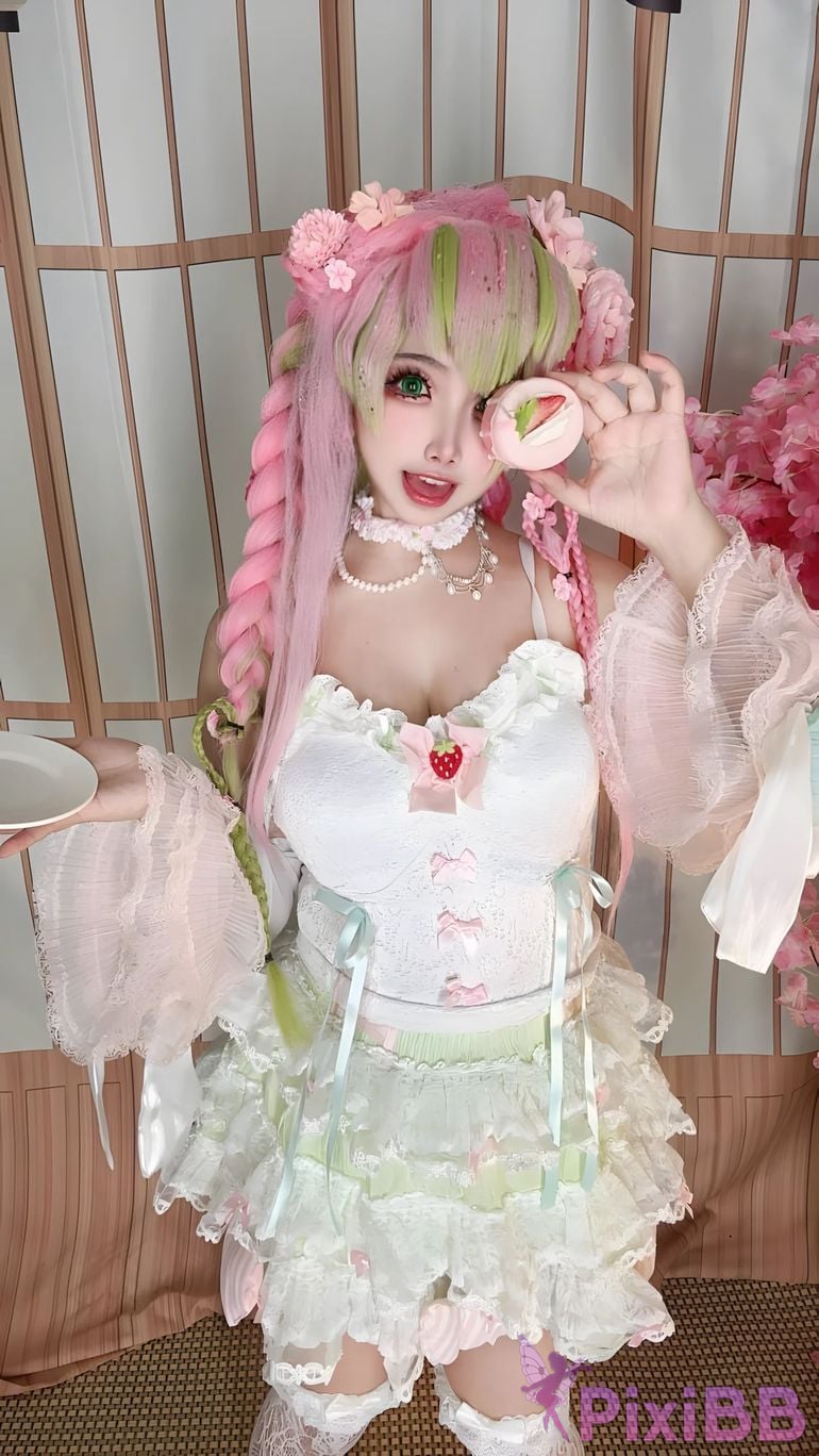 Cosplayer Vanilla Milk Meow D e m o n S l a y r K i t s u Y b Kanroji Mitsuri Collectors Edition PixiBB.COM 120