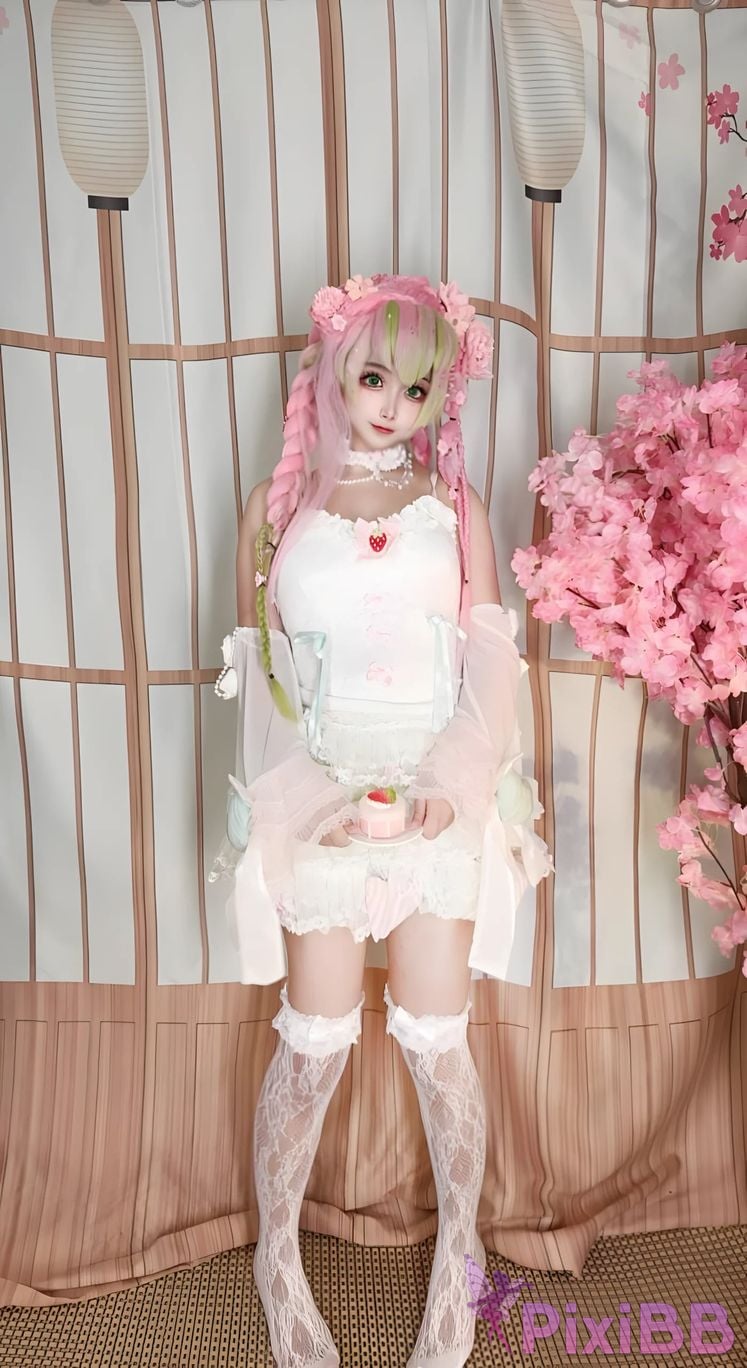 Cosplayer Vanilla Milk Meow D e m o n S l a y r K i t s u Y b Kanroji Mitsuri Collectors Edition PixiBB.COM 123