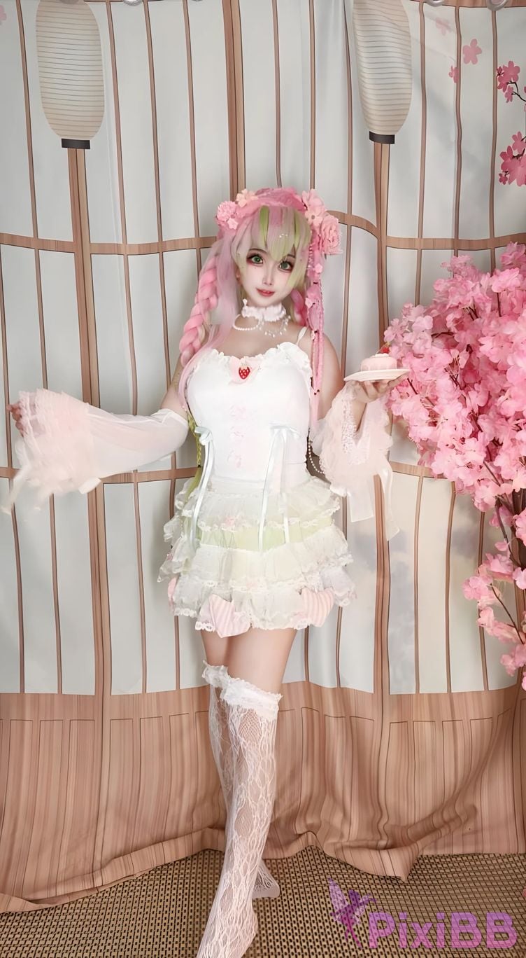 Cosplayer Vanilla Milk Meow D e m o n S l a y r K i t s u Y b Kanroji Mitsuri Collectors Edition PixiBB.COM 125