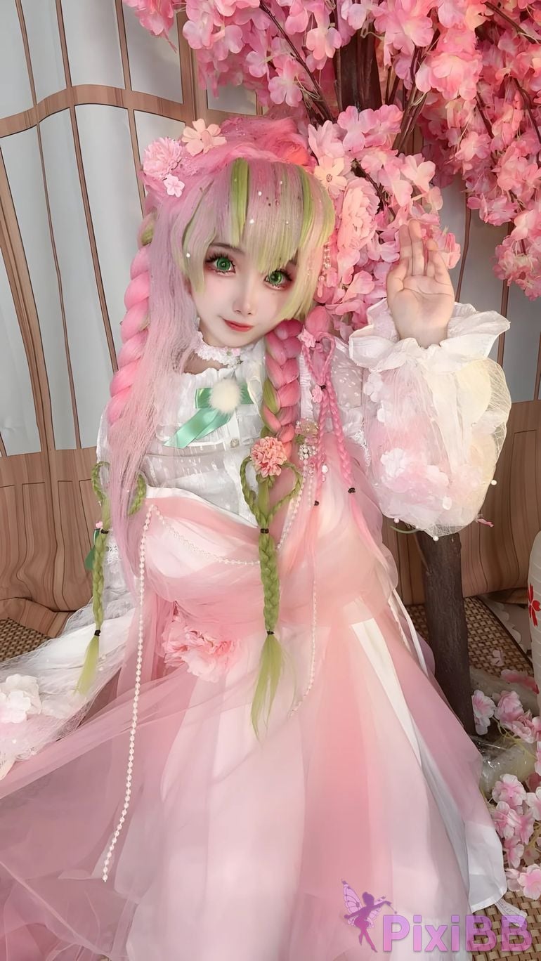 Cosplayer Vanilla Milk Meow D e m o n S l a y r K i t s u Y b Kanroji Mitsuri Collectors Edition PixiBB.COM 129
