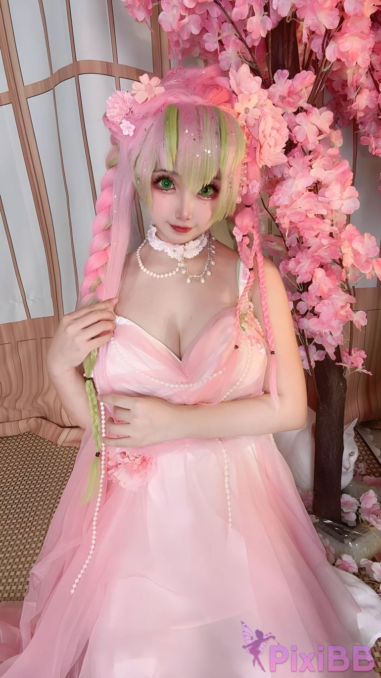 Cosplayer Vanilla Milk Meow D e m o n S l a y r K i t s u Y b Kanroji Mitsuri Collectors Edition PixiBB.COM 131