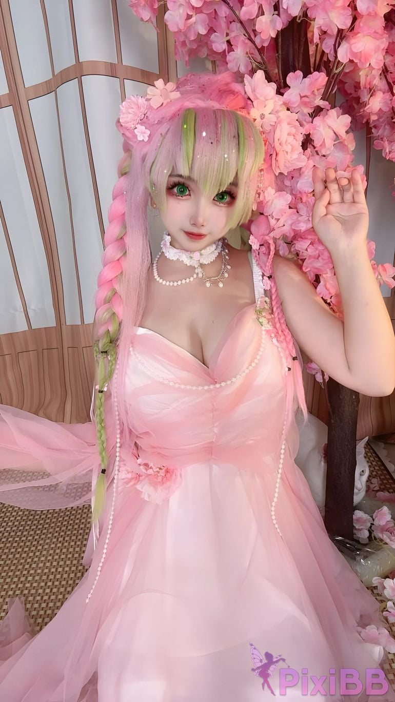 Cosplayer Vanilla Milk Meow D e m o n S l a y r K i t s u Y b Kanroji Mitsuri Collectors Edition PixiBB.COM 132