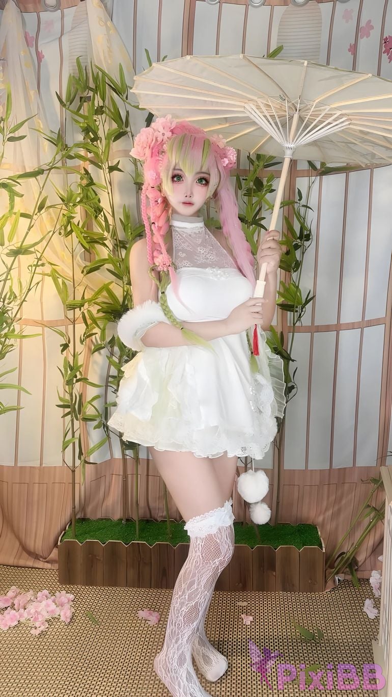 Cosplayer Vanilla Milk Meow D e m o n S l a y r K i t s u Y b Kanroji Mitsuri Collectors Edition PixiBB.COM 142