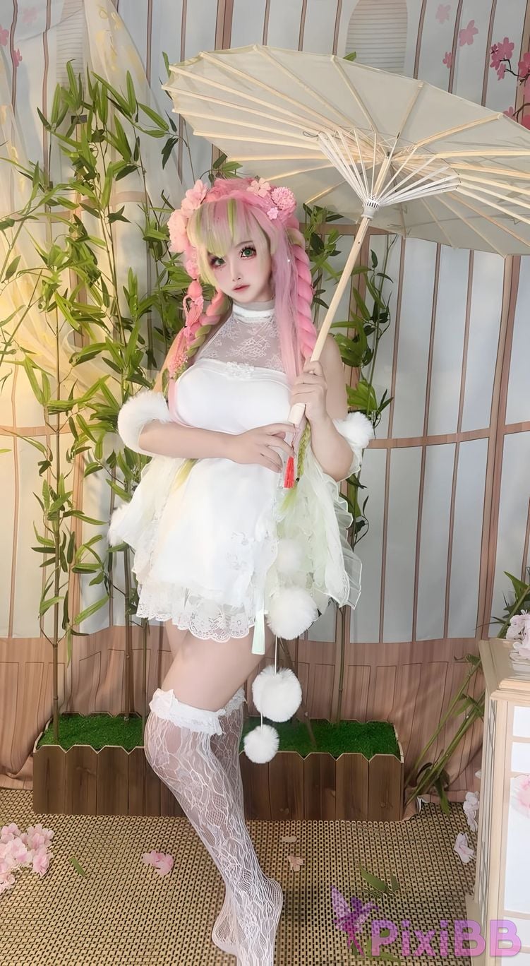 Cosplayer Vanilla Milk Meow D e m o n S l a y r K i t s u Y b Kanroji Mitsuri Collectors Edition PixiBB.COM 143