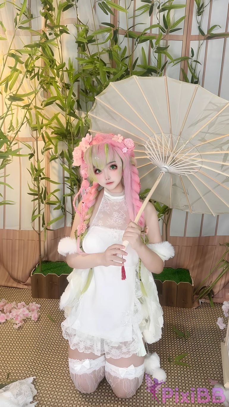 Cosplayer Vanilla Milk Meow D e m o n S l a y r K i t s u Y b Kanroji Mitsuri Collectors Edition PixiBB.COM 146
