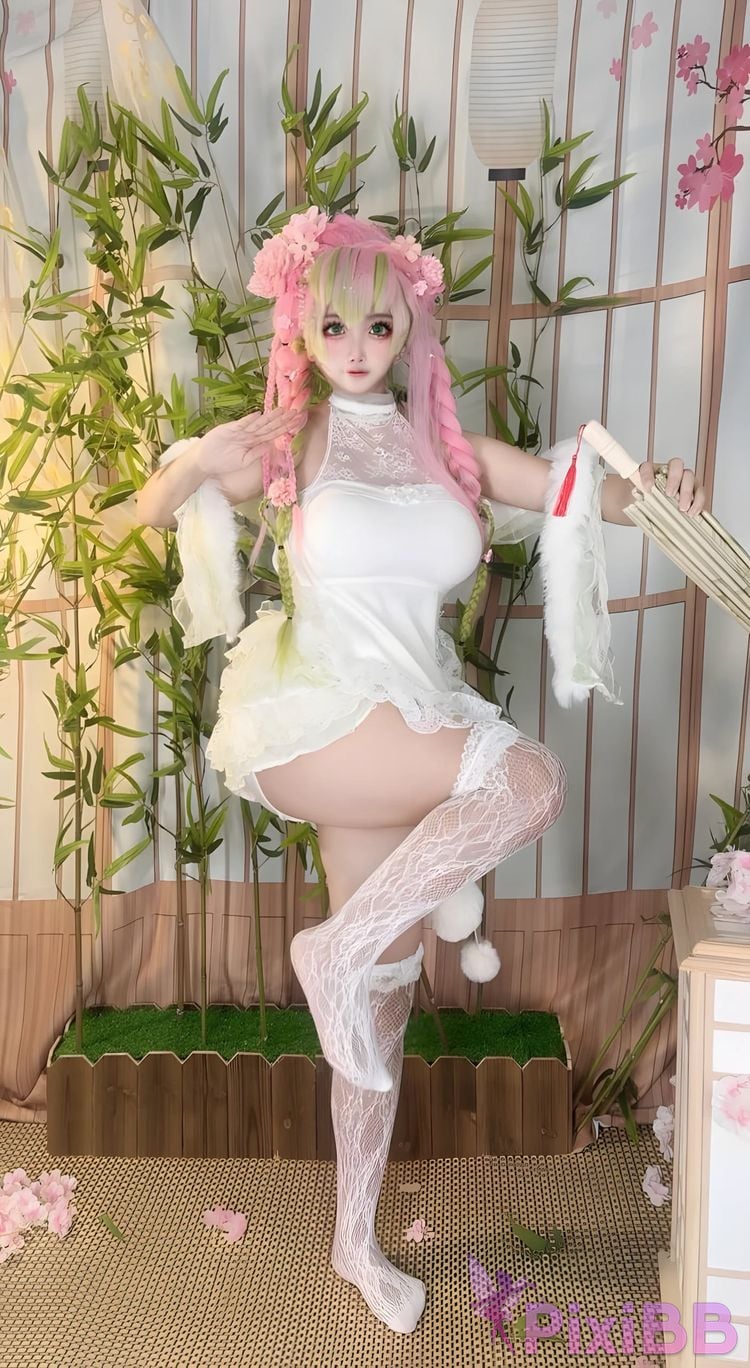 Cosplayer Vanilla Milk Meow D e m o n S l a y r K i t s u Y b Kanroji Mitsuri Collectors Edition PixiBB.COM 148