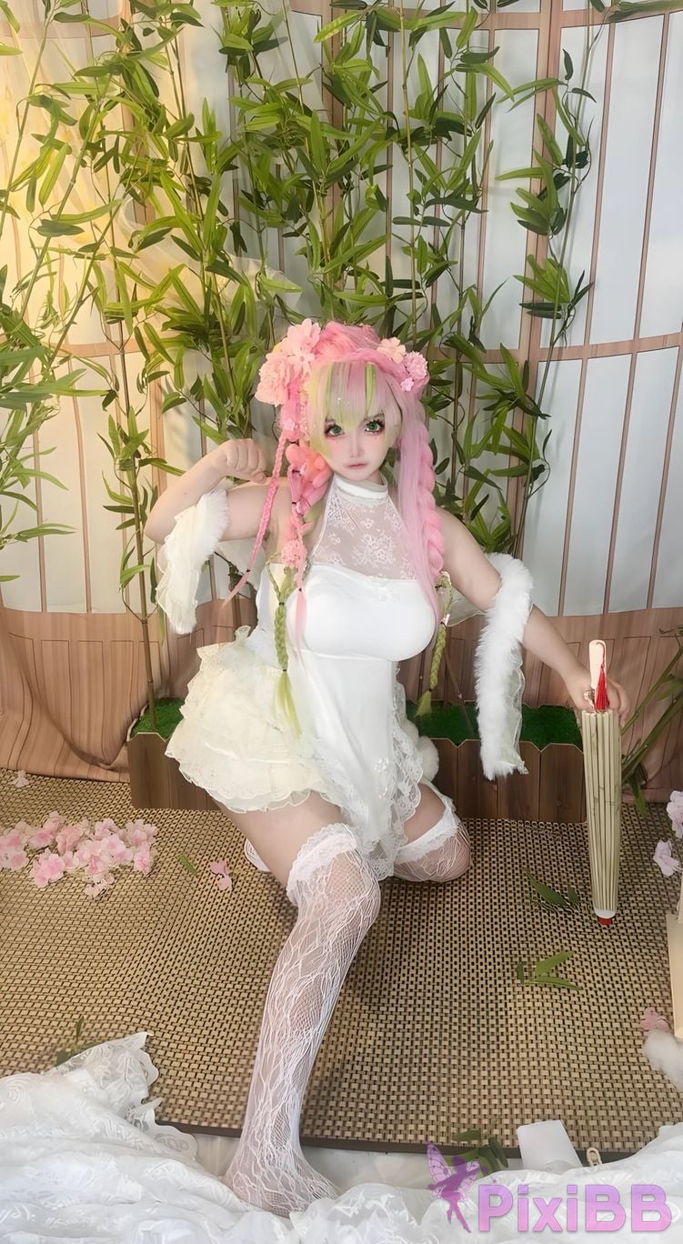 Cosplayer Vanilla Milk Meow D e m o n S l a y r K i t s u Y b Kanroji Mitsuri Collectors Edition PixiBB.COM 149