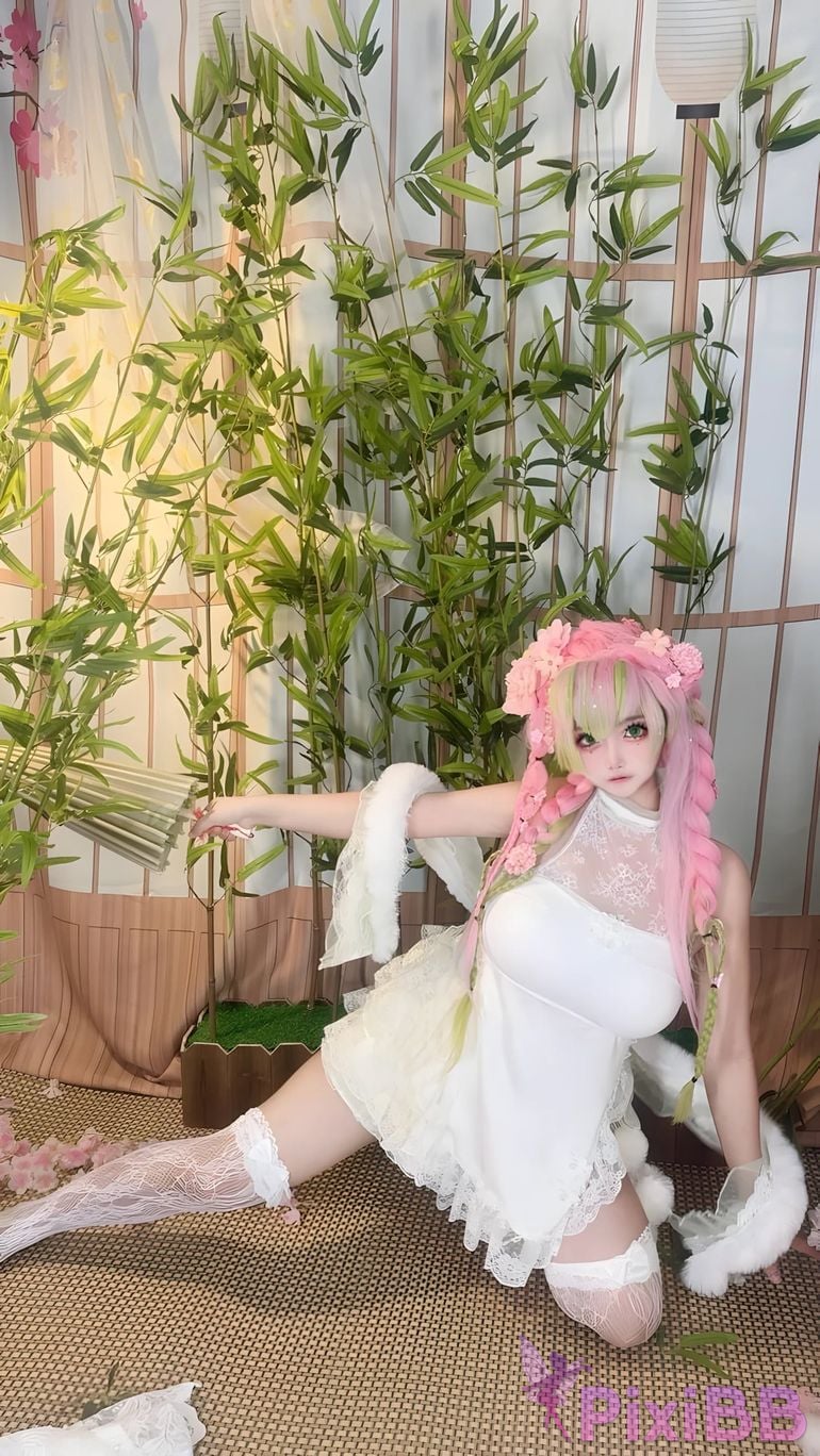 Cosplayer Vanilla Milk Meow D e m o n S l a y r K i t s u Y b Kanroji Mitsuri Collectors Edition PixiBB.COM 150