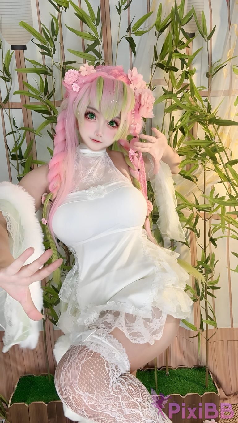 Cosplayer Vanilla Milk Meow D e m o n S l a y r K i t s u Y b Kanroji Mitsuri Collectors Edition PixiBB.COM 157