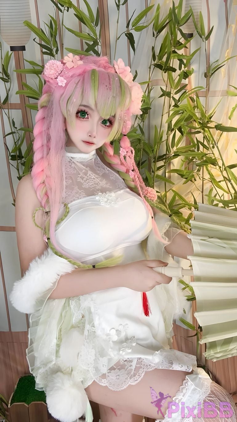 Cosplayer Vanilla Milk Meow D e m o n S l a y r K i t s u Y b Kanroji Mitsuri Collectors Edition PixiBB.COM 158