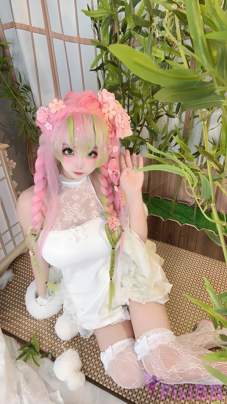 Cosplayer Vanilla Milk Meow D e m o n S l a y r K i t s u Y b Kanroji Mitsuri Collectors Edition PixiBB.COM 160