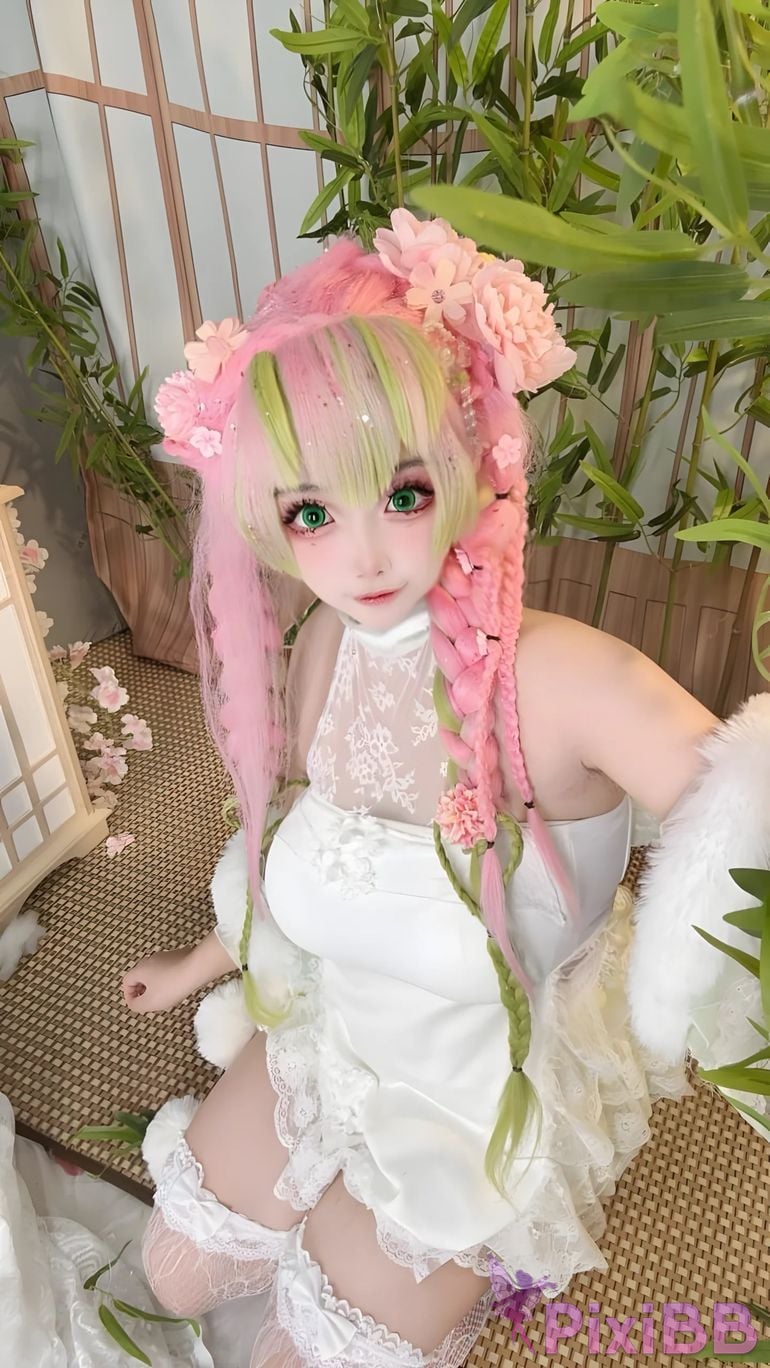 Cosplayer Vanilla Milk Meow D e m o n S l a y r K i t s u Y b Kanroji Mitsuri Collectors Edition PixiBB.COM 161