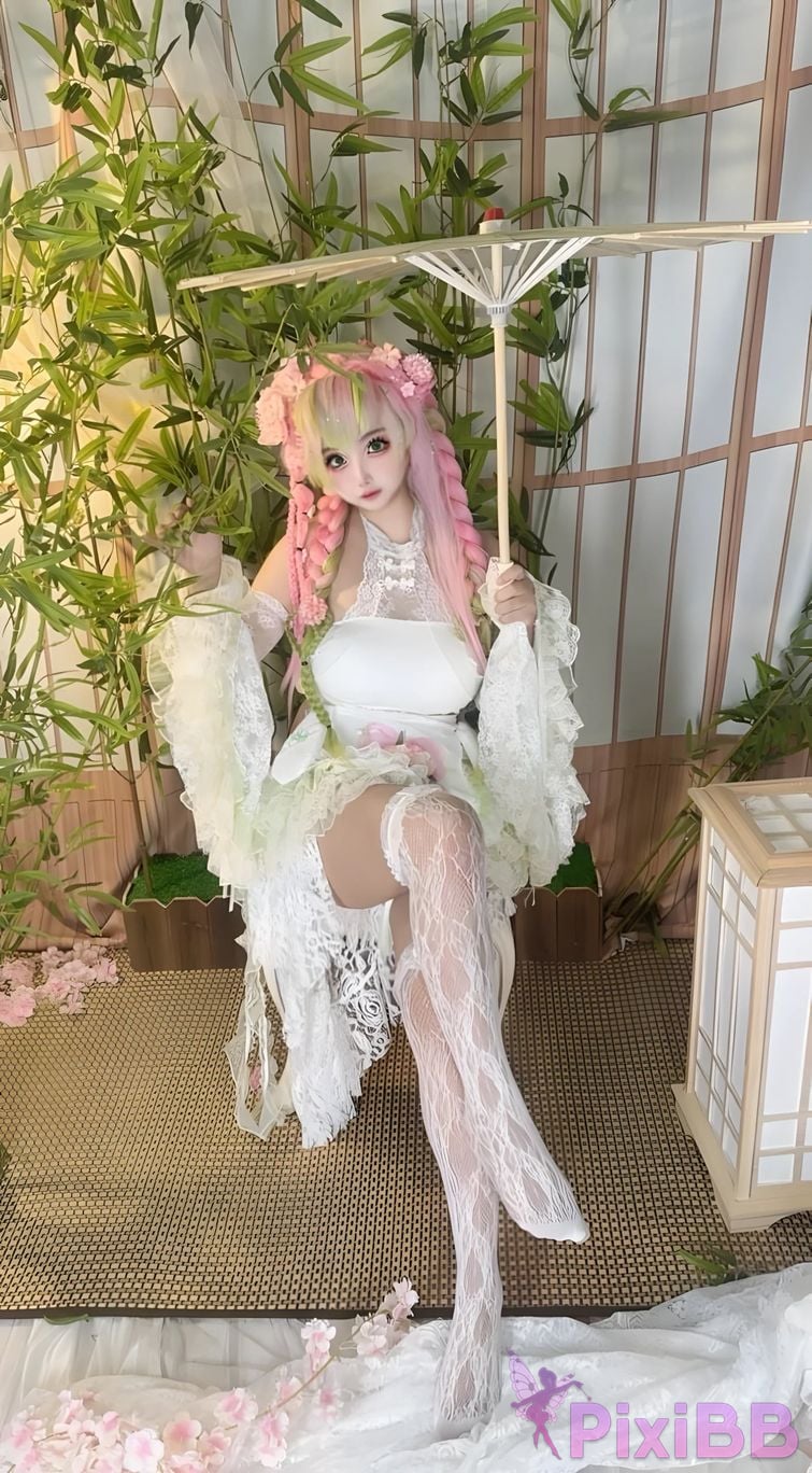 Cosplayer Vanilla Milk Meow D e m o n S l a y r K i t s u Y b Kanroji Mitsuri Collectors Edition PixiBB.COM 172