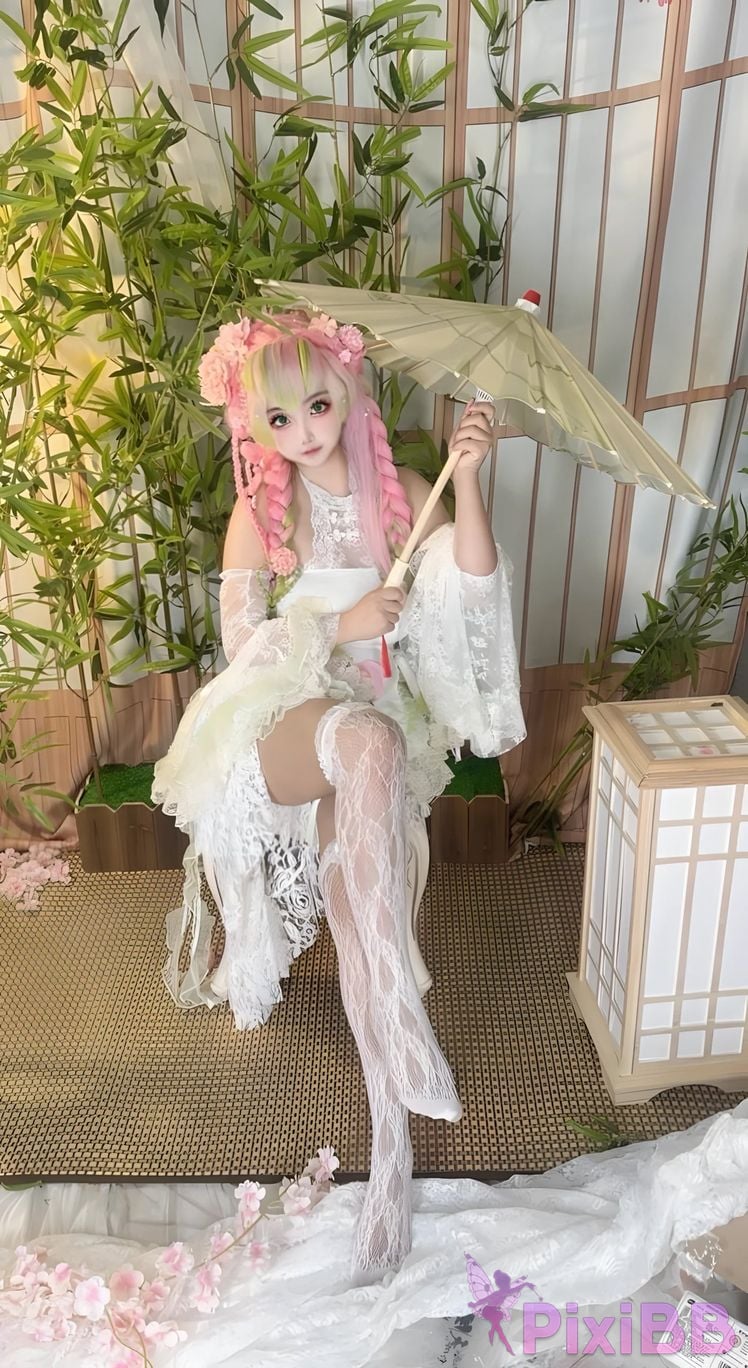 Cosplayer Vanilla Milk Meow D e m o n S l a y r K i t s u Y b Kanroji Mitsuri Collectors Edition PixiBB.COM 173