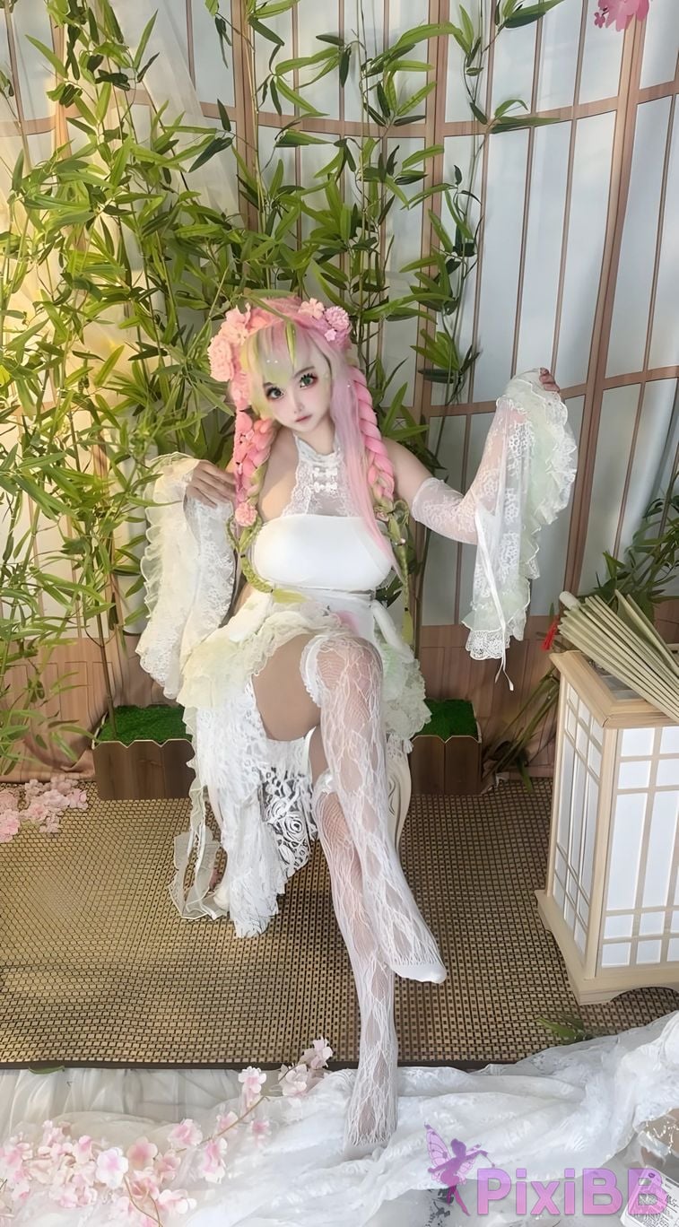 Cosplayer Vanilla Milk Meow D e m o n S l a y r K i t s u Y b Kanroji Mitsuri Collectors Edition PixiBB.COM 174