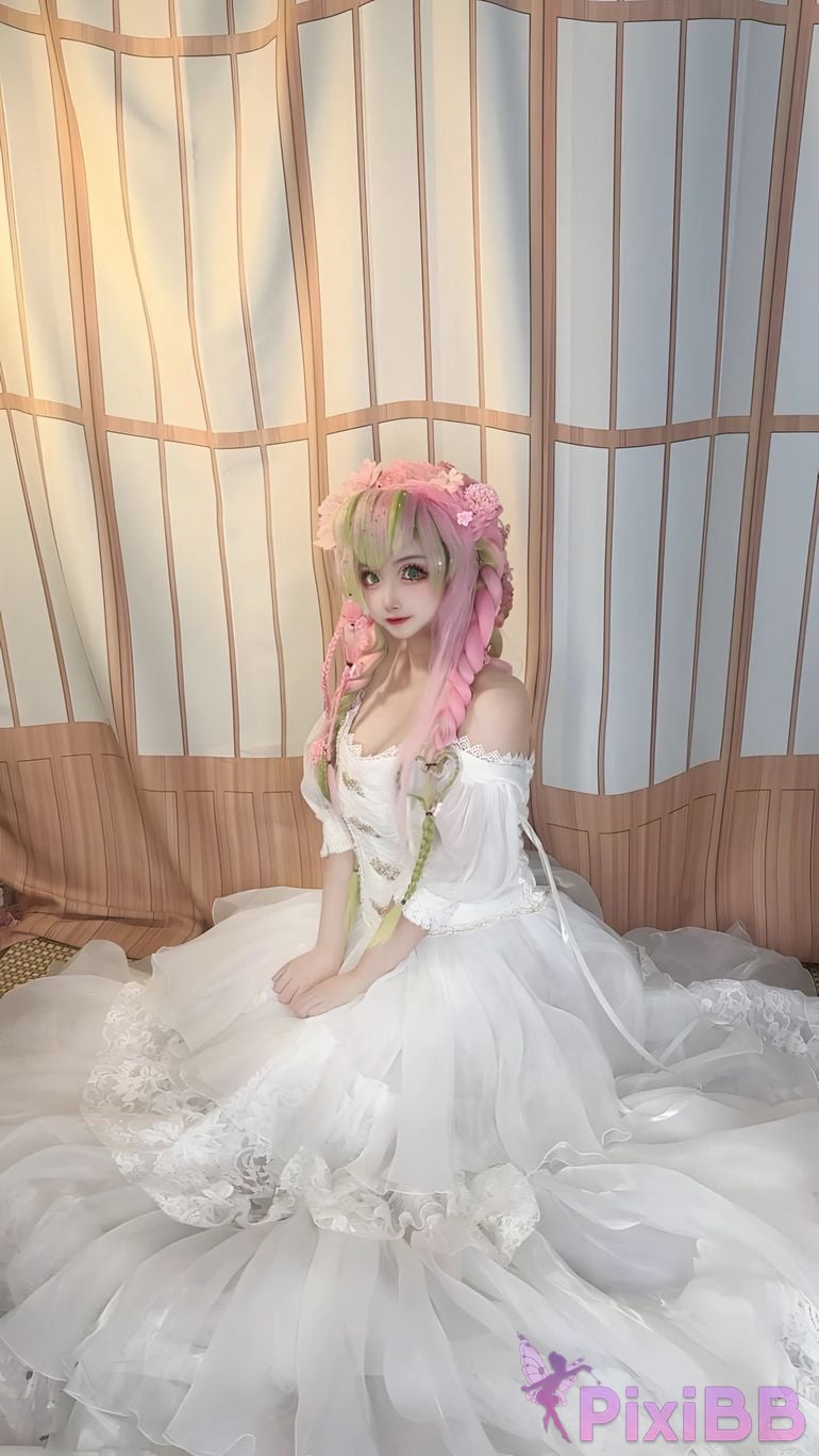 Cosplayer Vanilla Milk Meow D e m o n S l a y r K i t s u Y b Kanroji Mitsuri Collectors Edition PixiBB.COM 187
