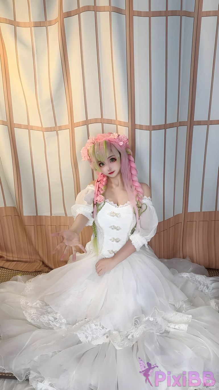 Cosplayer Vanilla Milk Meow D e m o n S l a y r K i t s u Y b Kanroji Mitsuri Collectors Edition PixiBB.COM 188