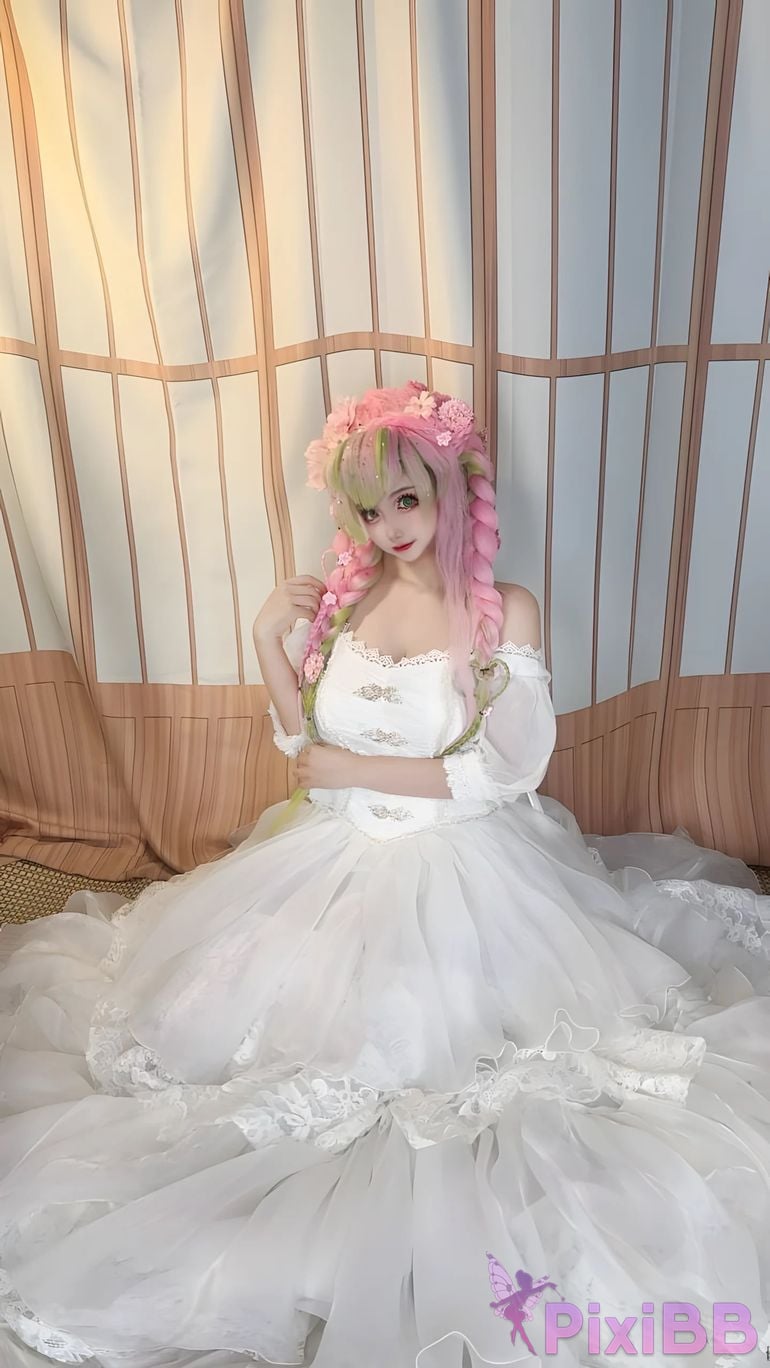 Cosplayer Vanilla Milk Meow D e m o n S l a y r K i t s u Y b Kanroji Mitsuri Collectors Edition PixiBB.COM 189