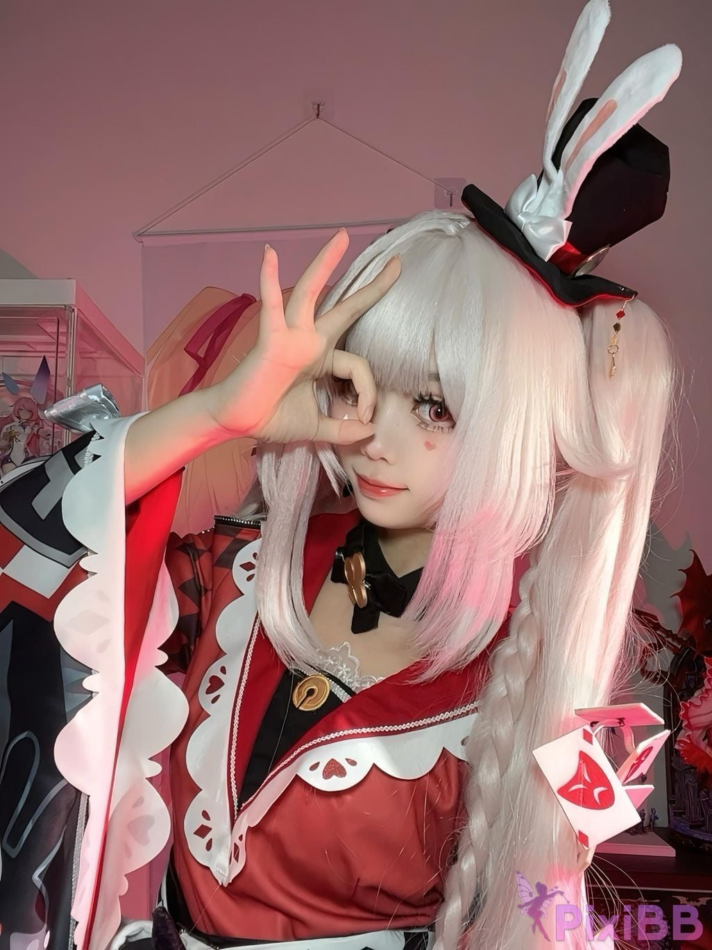 Cosplayer white oak Shirly spark PixiBB.COM 004.PNG