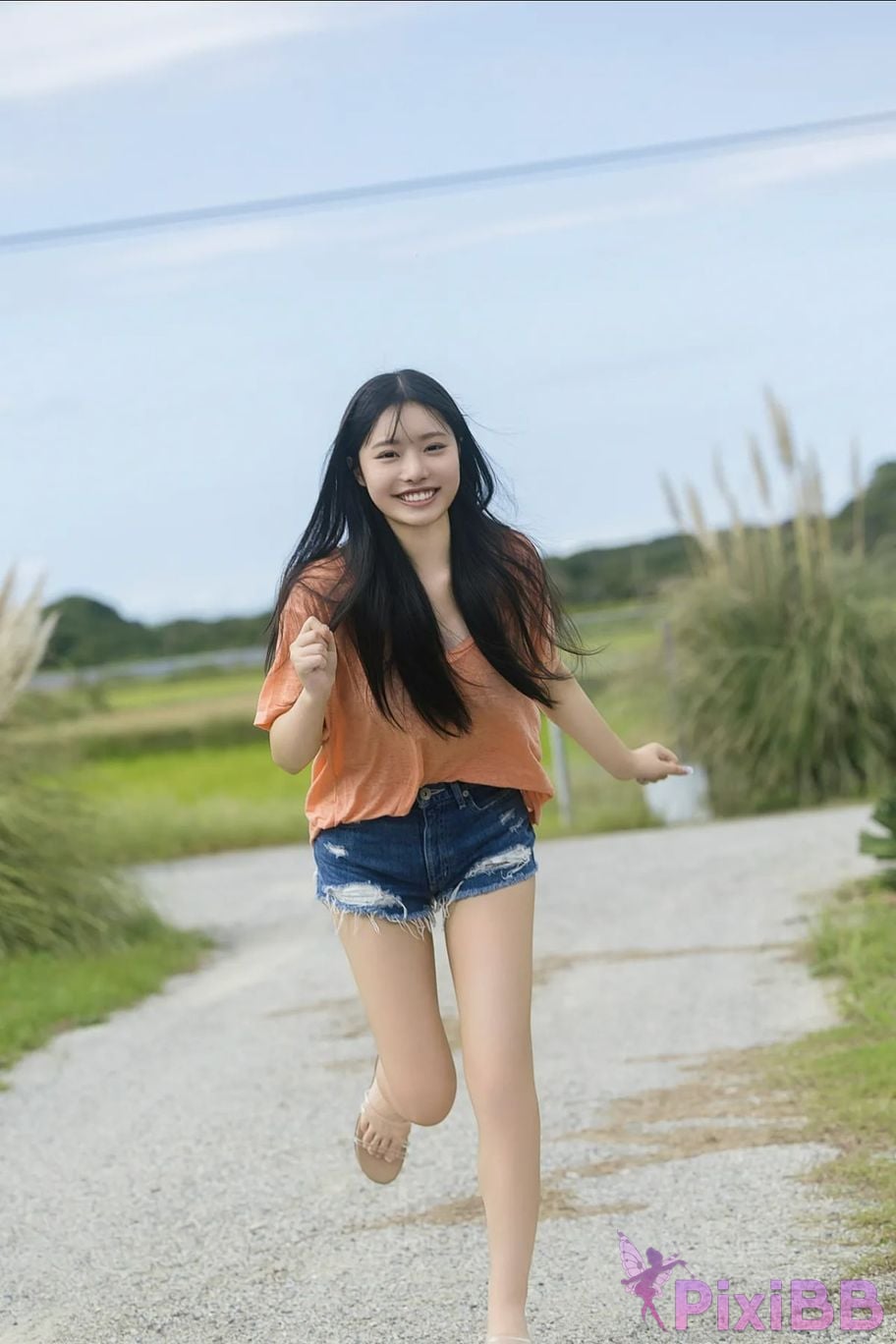 Japanese Idol Momoha Takatsuru Friday Digital Photobook Lovely One Swan Vol.1 Complete PixiBB.COM 042