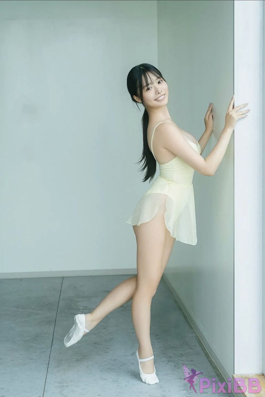 Japanese Idol Momoha Takatsuru Friday Digital Photobook Lovely One Swan Vol.1 Complete PixiBB.COM 056