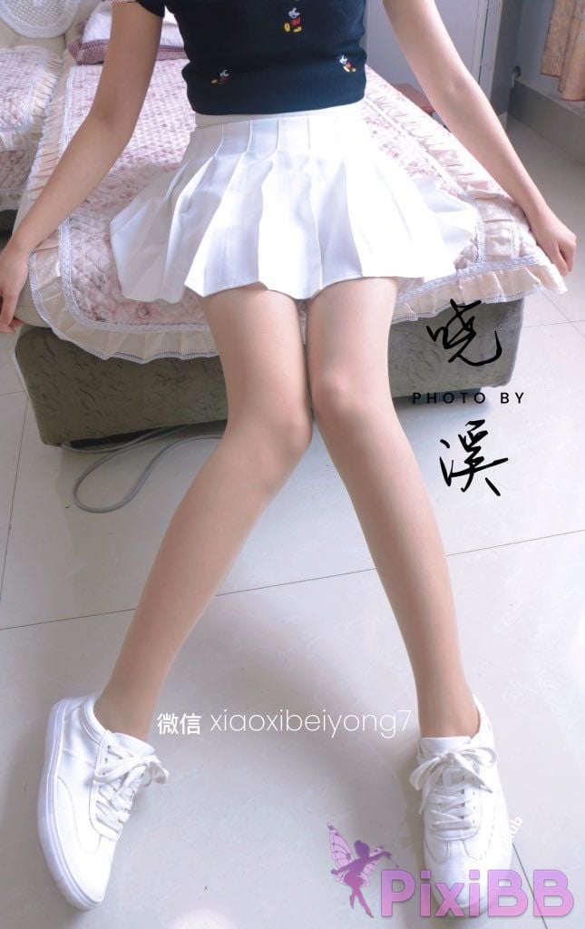 OtherXXX Xiaoxi Tall beautiful legs and silk feet Welfare Ji exposed in various places for private photos PixiBB.COM 299