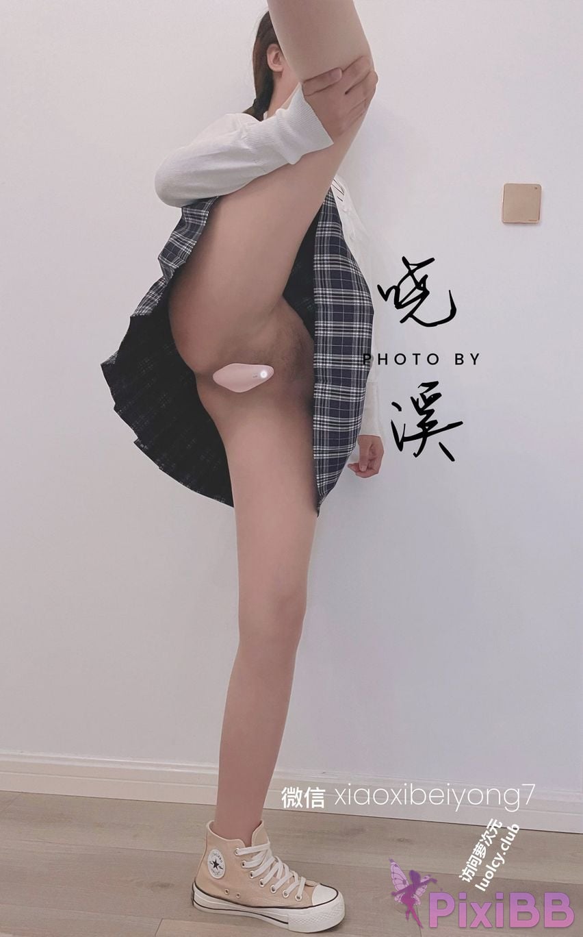OtherXXX Xiaoxi Tall beautiful legs and silk feet Welfare Ji exposed in various places for private photos PixiBB.COM 302