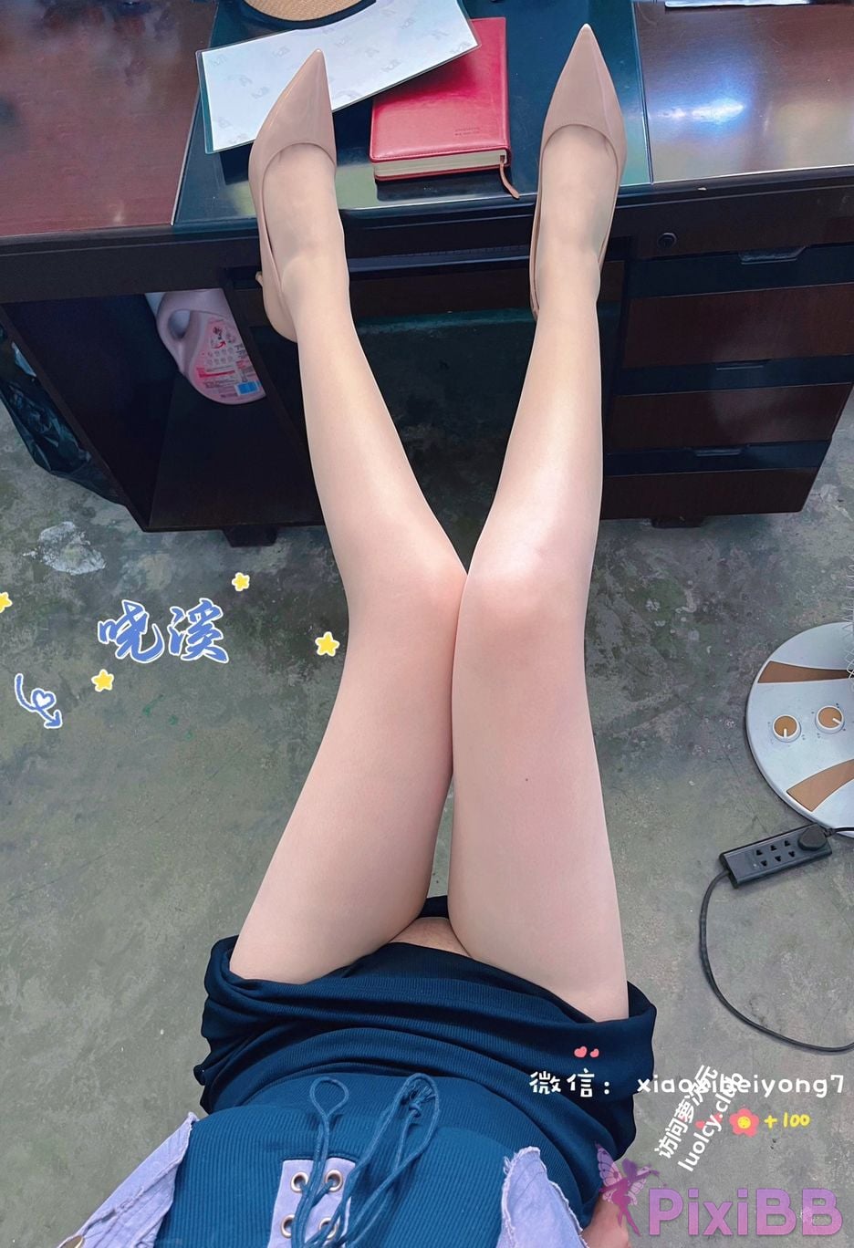 OtherXXX Xiaoxi Tall beautiful legs and silk feet Welfare Ji exposed in various places for private photos PixiBB.COM 331