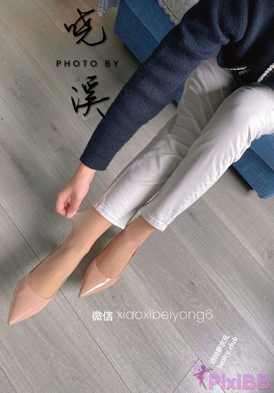 OtherXXX Xiaoxi Tall beautiful legs and silk feet Welfare Ji exposed in various places for private photos PixiBB.COM 339