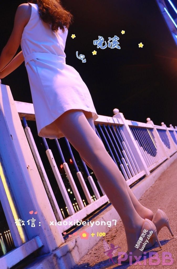 OtherXXX Xiaoxi Tall beautiful legs and silk feet Welfare Ji exposed in various places for private photos PixiBB.COM 347
