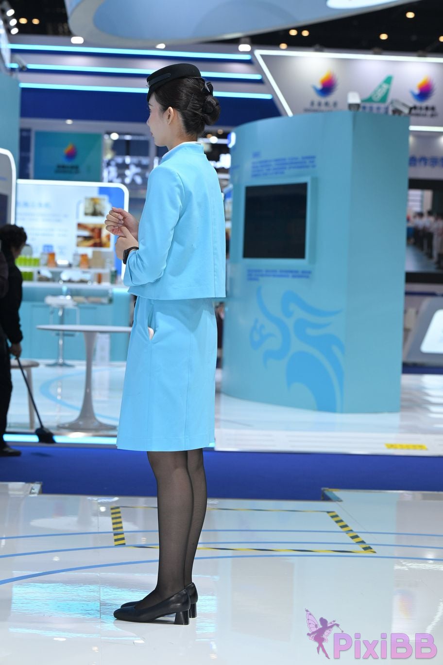 Featured Street Photography Works No.5534 sky blue uniform black silk PixiBB.COM 019