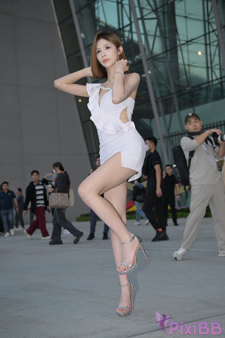 Featured Street Photography Works No.5537 Sisters with beautiful legs in short skirts PixiBB.COM 135