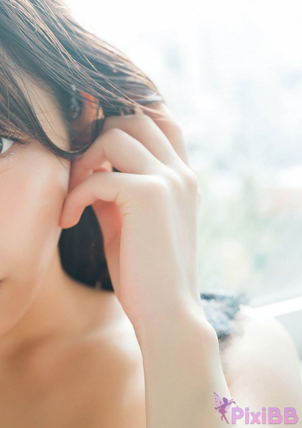Japanese Idol TOOMI Jumi Squeezing from behind DOLCE digital photo book PixiBB.COM 003