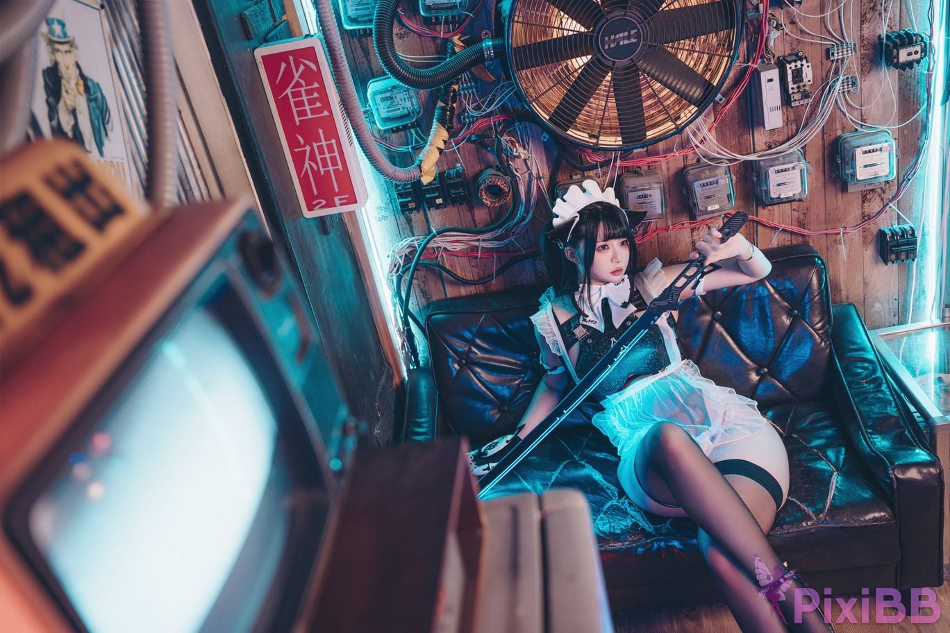 Coser Raku 8K FutureTone PixiBB.COM 001