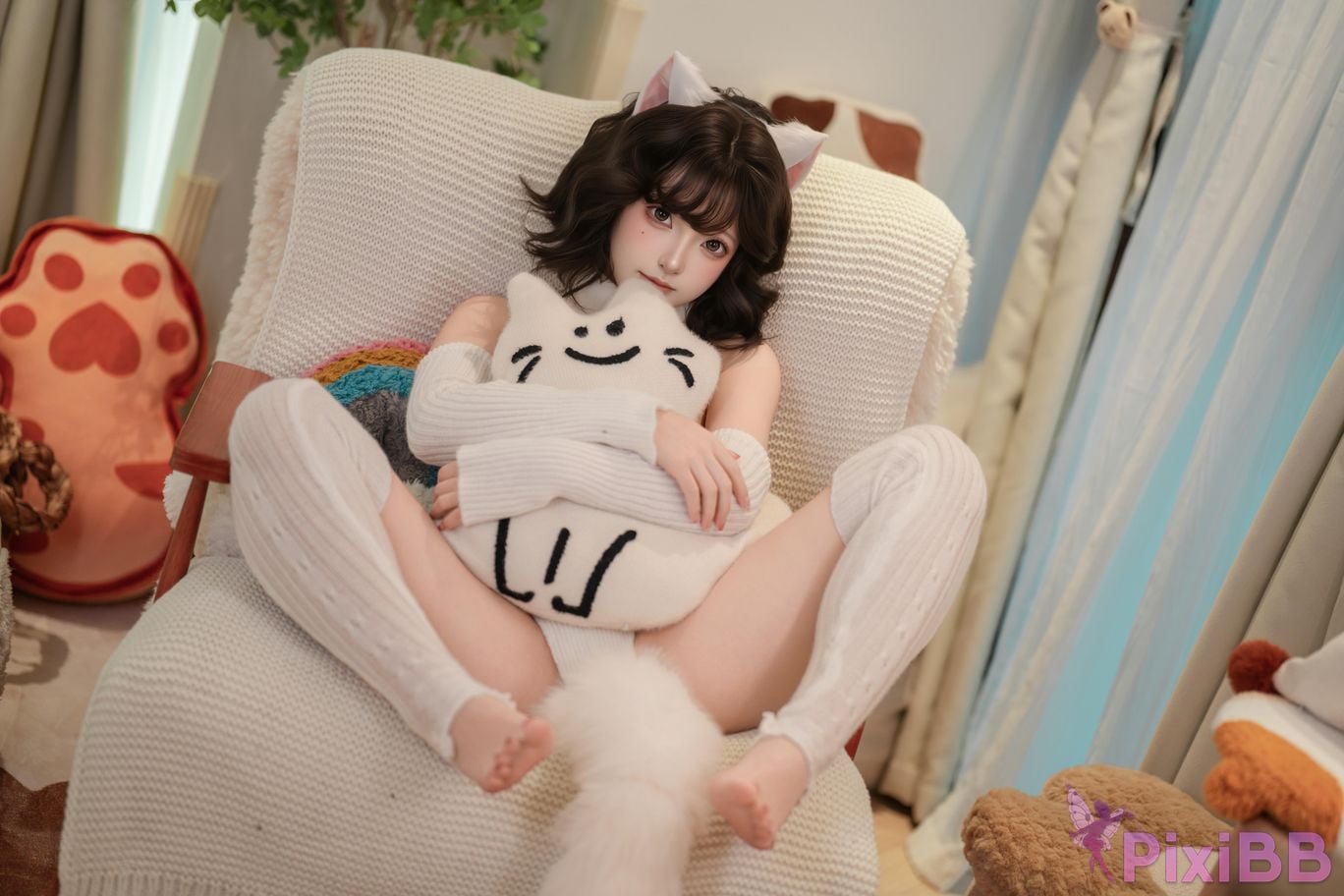 Cosplayer Bangni Bonnie There is a little white cat at home PixiBB.COM 018