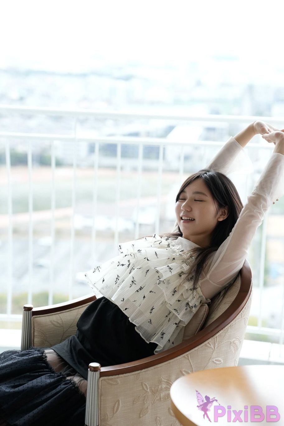 Japanese Idol Kawamichi Sara FRIDAY digital photo book Glossy for adults Vol.1 PixiBB.COM 034