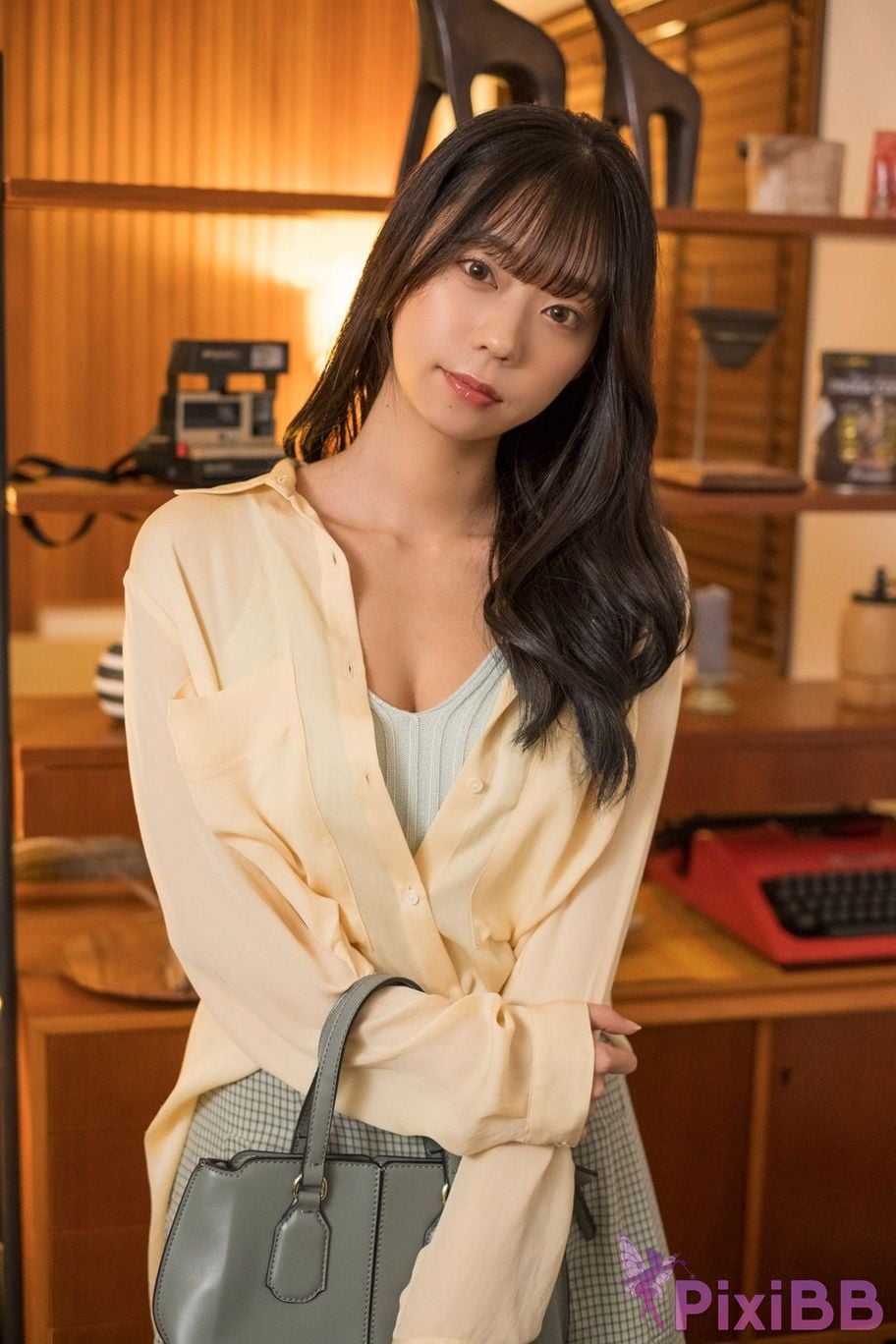 Japanese Idol Hikaru Aoyama At the end of reunion... SPA digital photo book BOOKS PixiBB.COM 010
