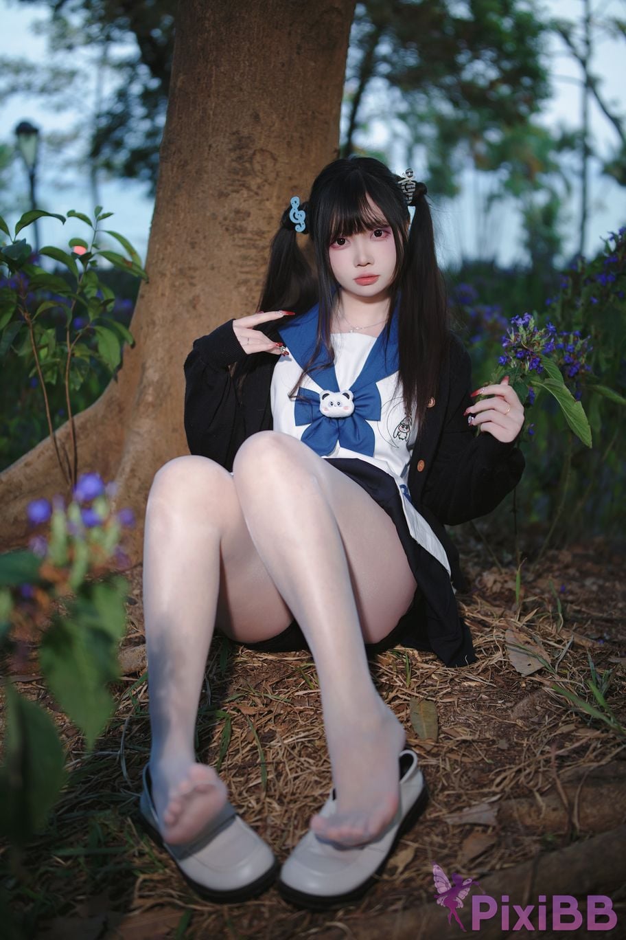 Cosplayer Lausanne w Yi Zi Sangzi double ponytail jk PixiBB.COM 004