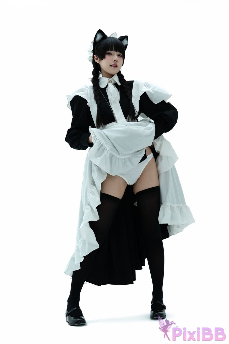 Cosplayer Shimizu Nagi maid illustrated book PixiBB.COM 001