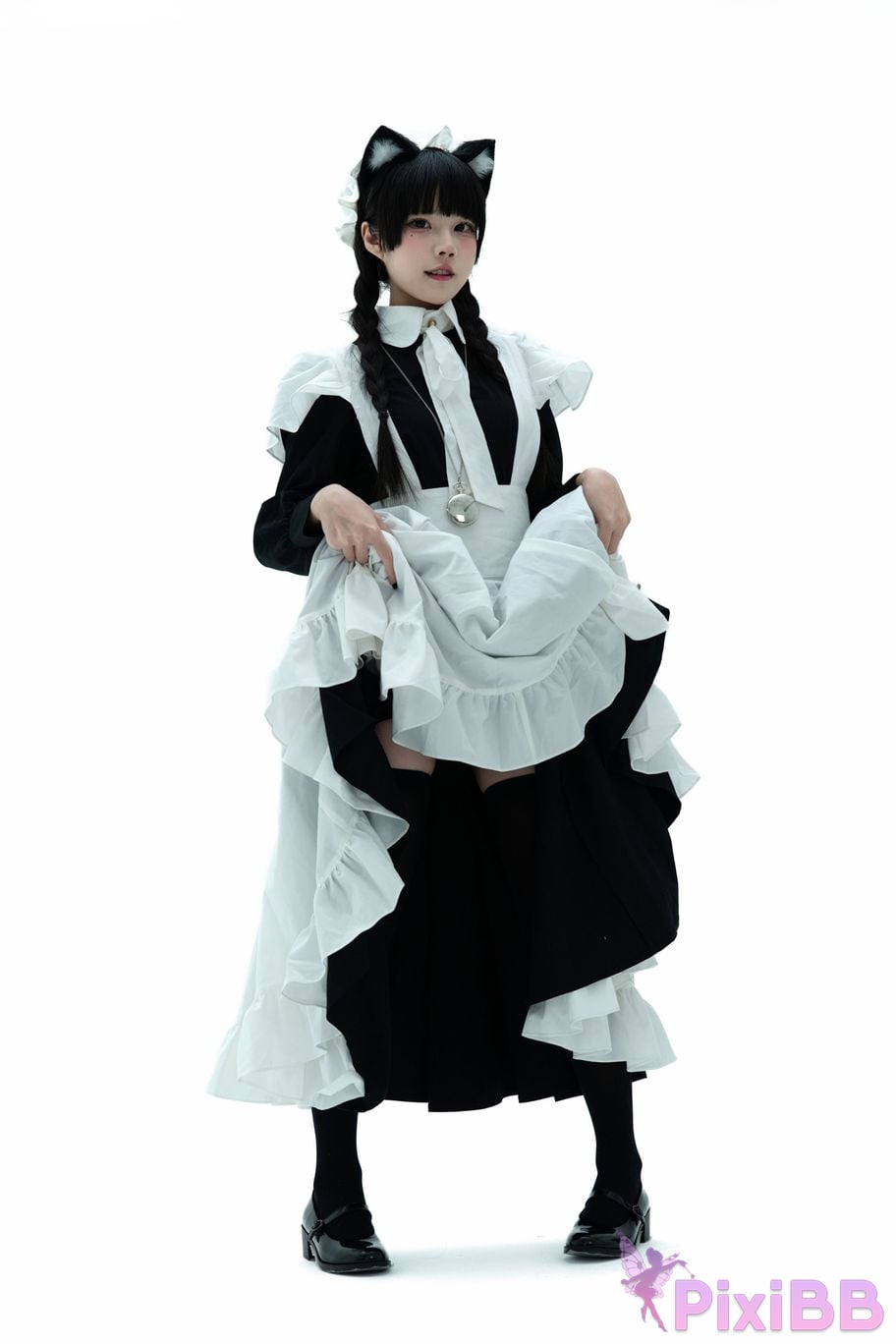 Cosplayer Shimizu Nagi maid illustrated book PixiBB.COM 003
