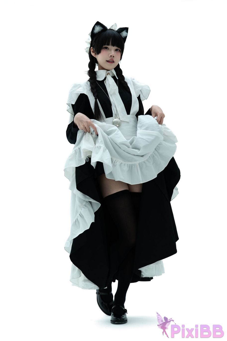 Cosplayer Shimizu Nagi maid illustrated book PixiBB.COM 004