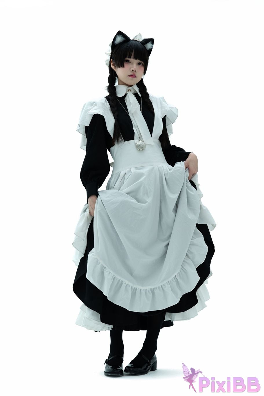 Cosplayer Shimizu Nagi maid illustrated book PixiBB.COM 005