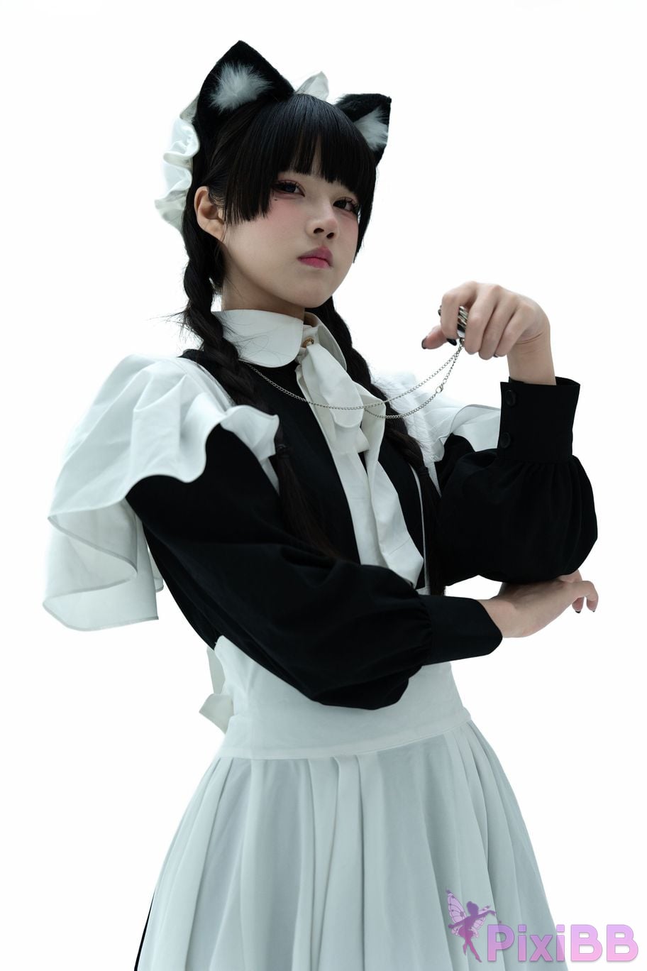 Cosplayer Shimizu Nagi maid illustrated book PixiBB.COM 007