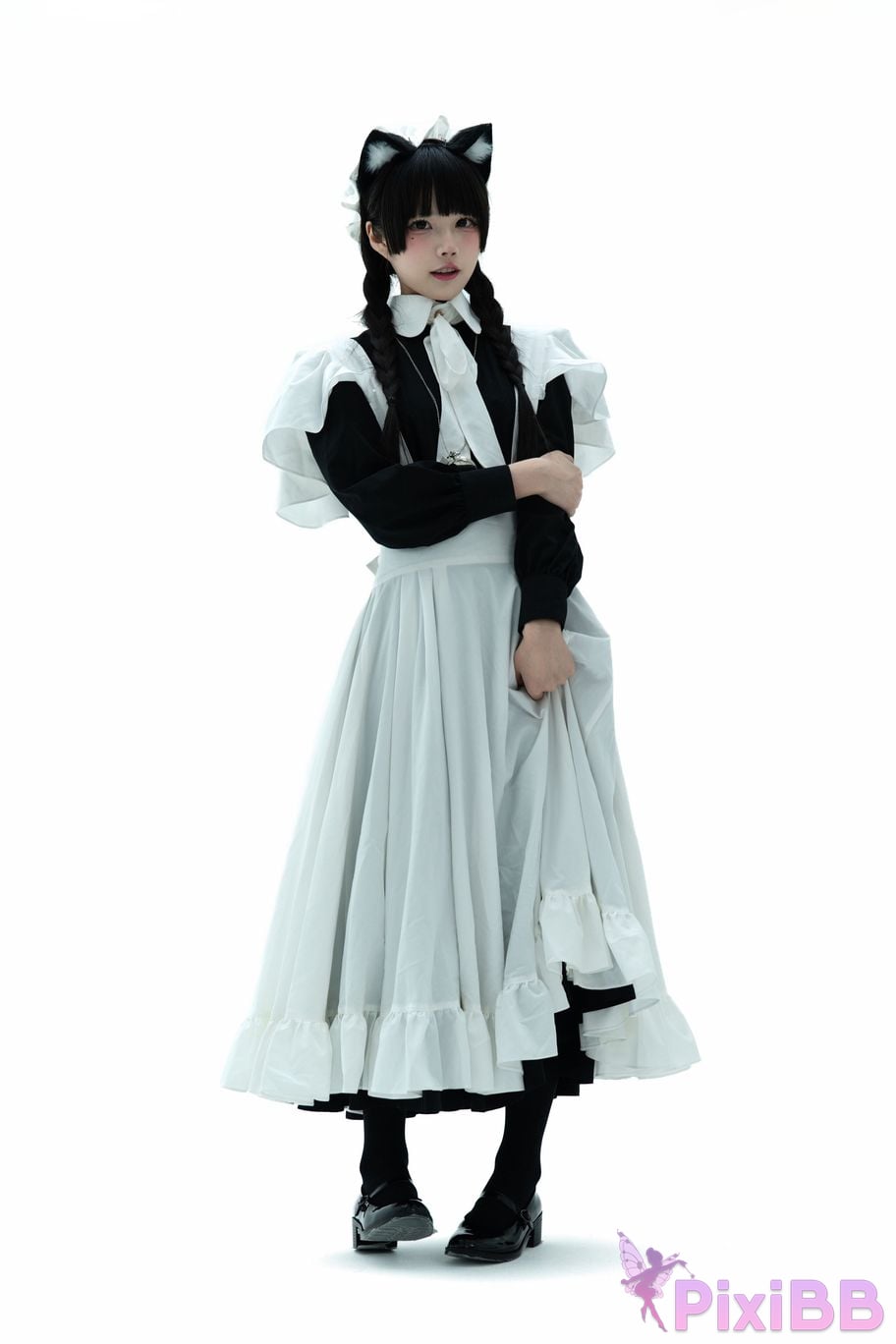 Cosplayer Shimizu Nagi maid illustrated book PixiBB.COM 008