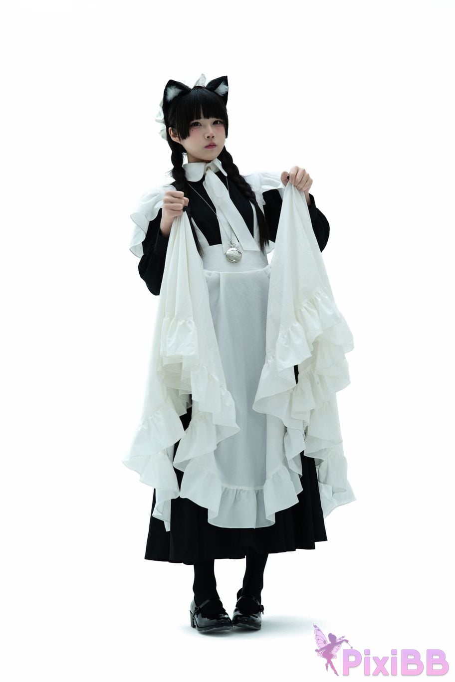 Cosplayer Shimizu Nagi maid illustrated book PixiBB.COM 012