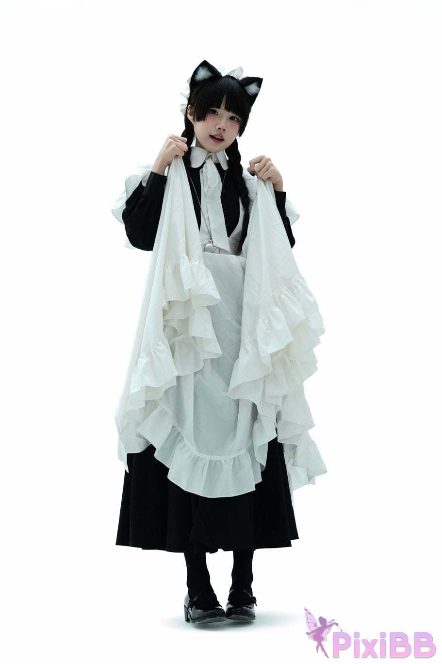Cosplayer Shimizu Nagi maid illustrated book PixiBB.COM 013