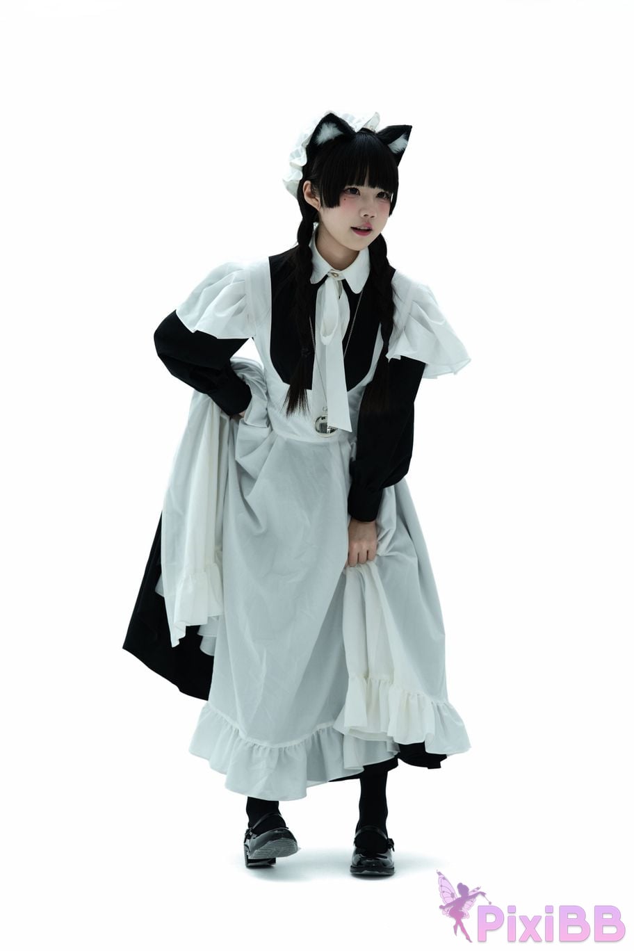 Cosplayer Shimizu Nagi maid illustrated book PixiBB.COM 016